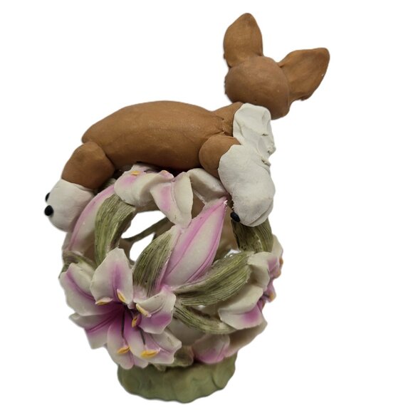 Sculpted Corgi on Top of a Ball of Pink Lilies Figurine, 2006 - Picture 3 of 9
